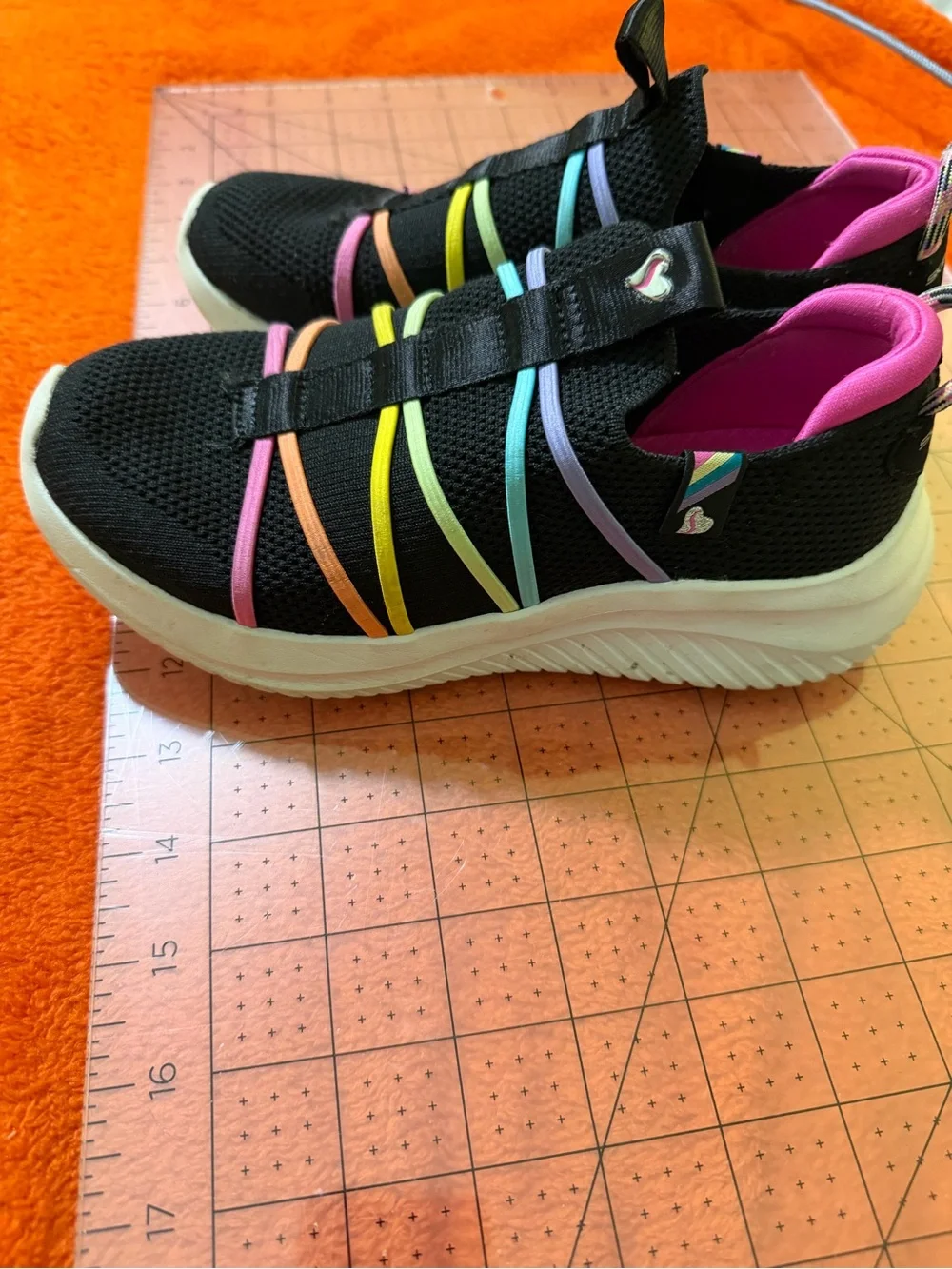 Skechers Girls Size 1 Black Rainbow Slip On Sneakers Air Cooled Memory Foam